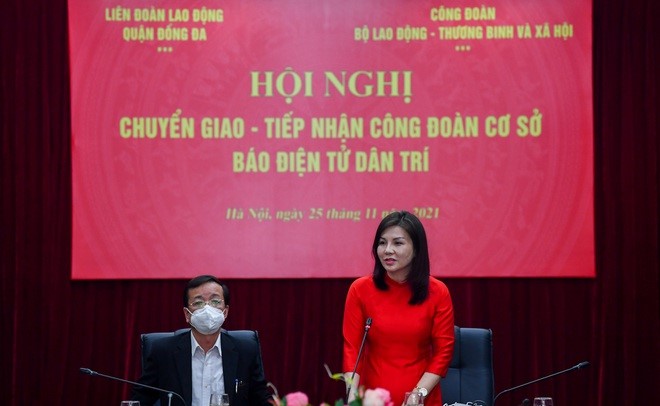 2.-Chủ-tịch-Công-đoàn-Bộ-Hoàng-Thu-Huyền-phát-biểu.jpg